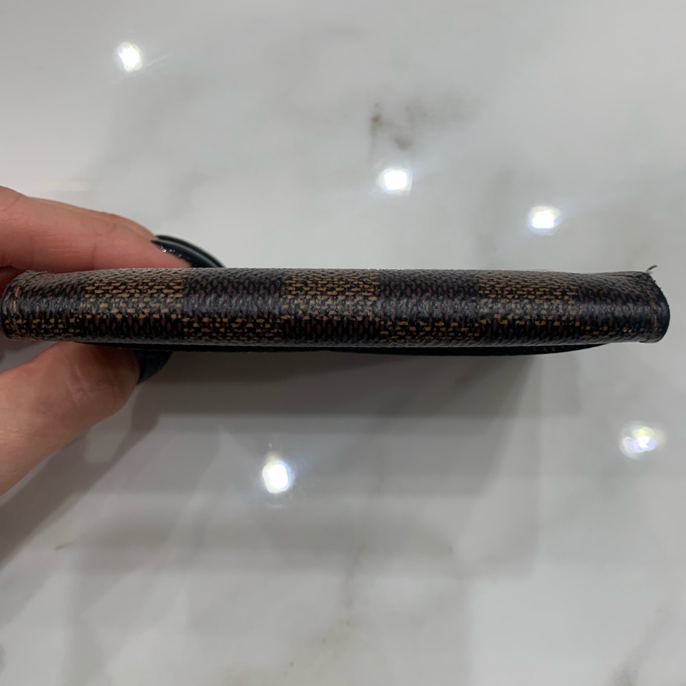 Louis Vuitton Card Holder - Picture 5 of 5